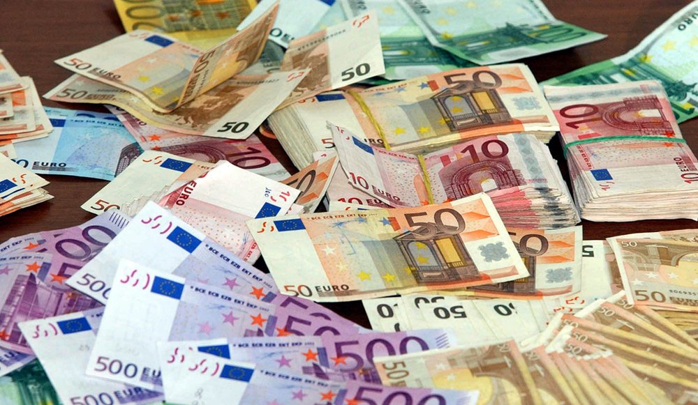 Në tremujorin e parë BSH bleu 33 mln euro nga tregu, por zhvlerësimi nuk u ndal